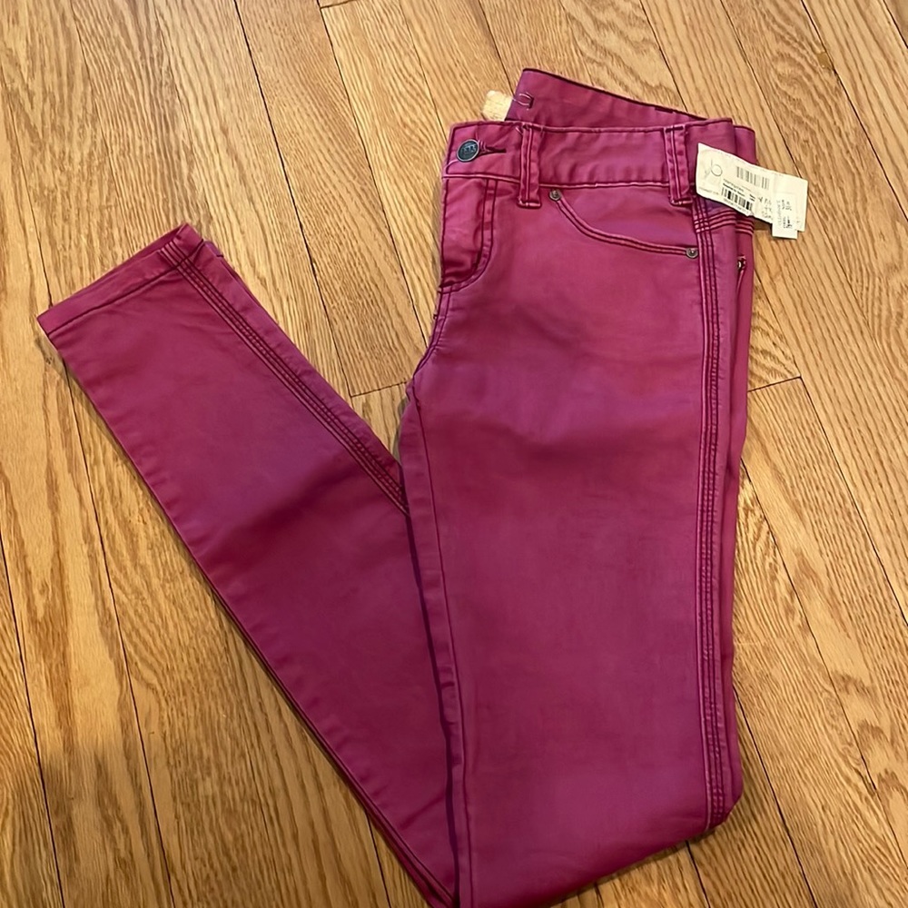 NWT FREE PEOPLE MAGENTA JEANS!!!